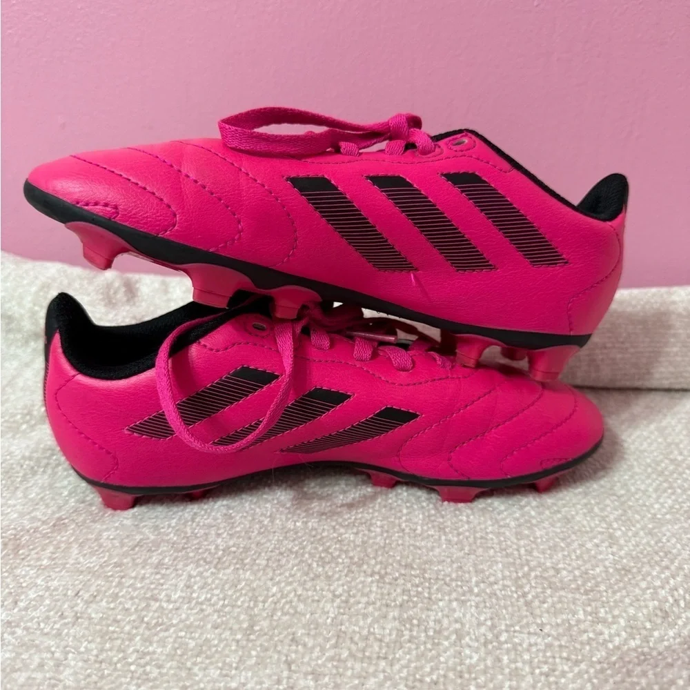 Adidas Bright Pink Soccer Shoes girl's size 1 1/2